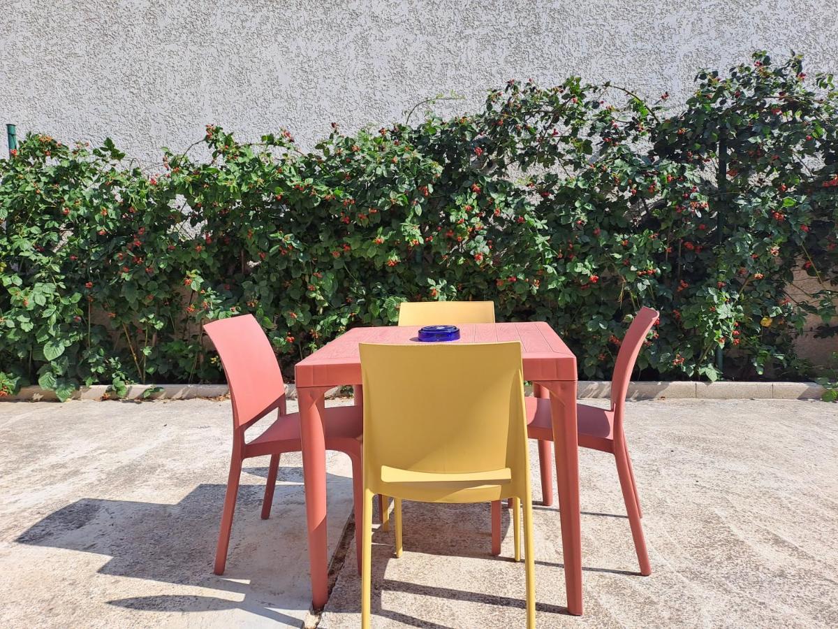 Appartement Avec Exterieur Et Parking Gratuit Perpignan Buitenkant foto