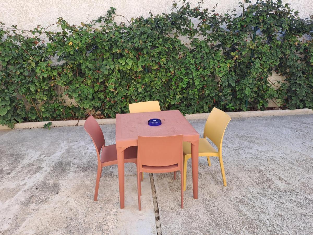 Appartement Avec Exterieur Et Parking Gratuit Perpignan Buitenkant foto
